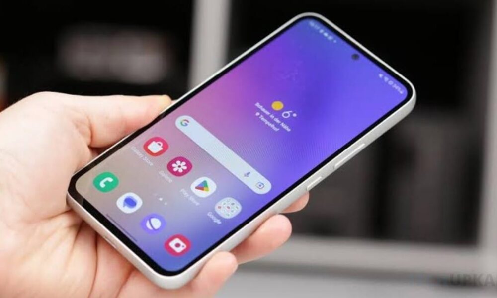 Samsung Galaxy A54 5G Picks Up February 2025 One UI Security Update