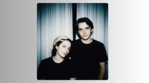 Google Gemini AI Couple Photos: Best Prompts to Create Romantic Portraits